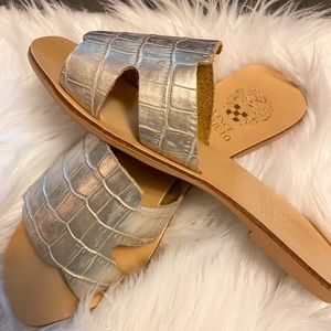 NWT Vince Camuto Gold Slides